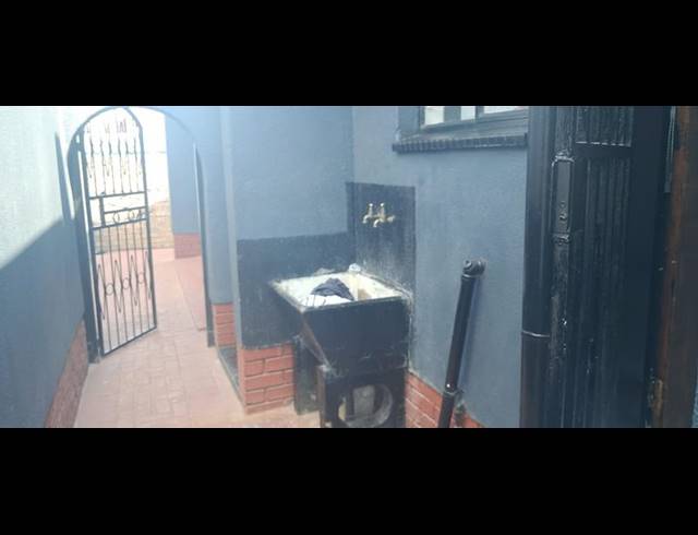 3 BEDROOM HOUSE FOR SALE IN PROTEA NORTH